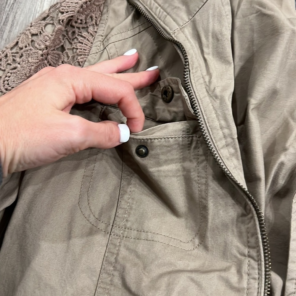 Beige Jacket - Picture 4 of 9